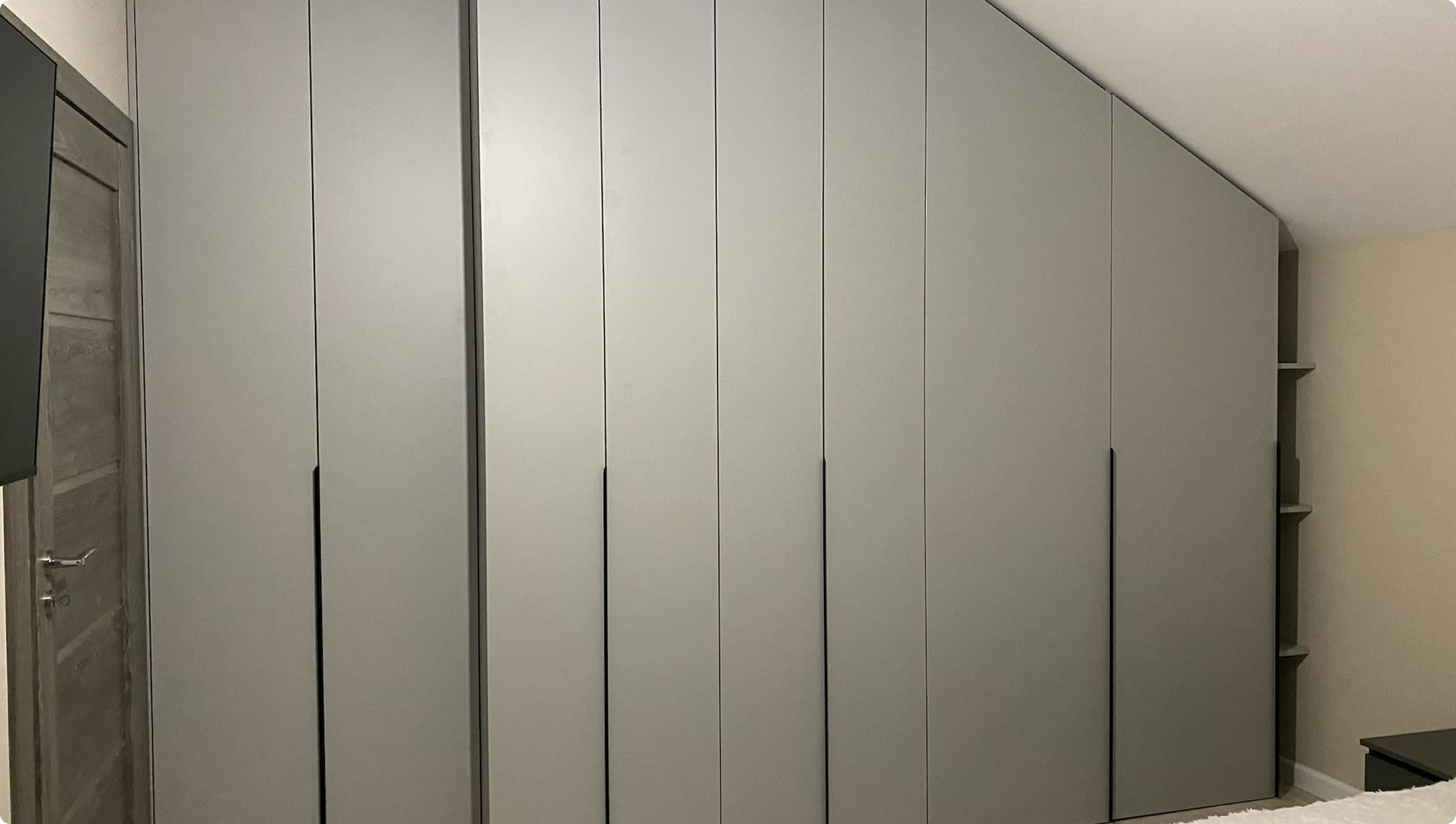 {{ images.mOaMeluKJs.alt }}