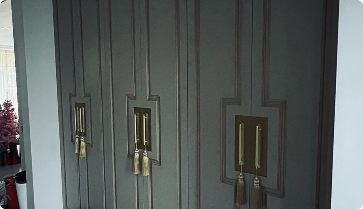 {{ images.HnbuRRGrQh.alt }}